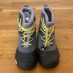 North Face Kids’ Alpenglow V Waterproof Boots in Vanadis Grey Boys US 13